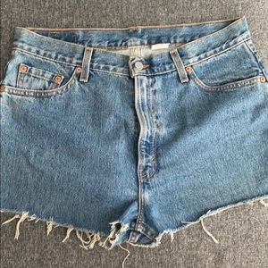 Levi’s cutoffs